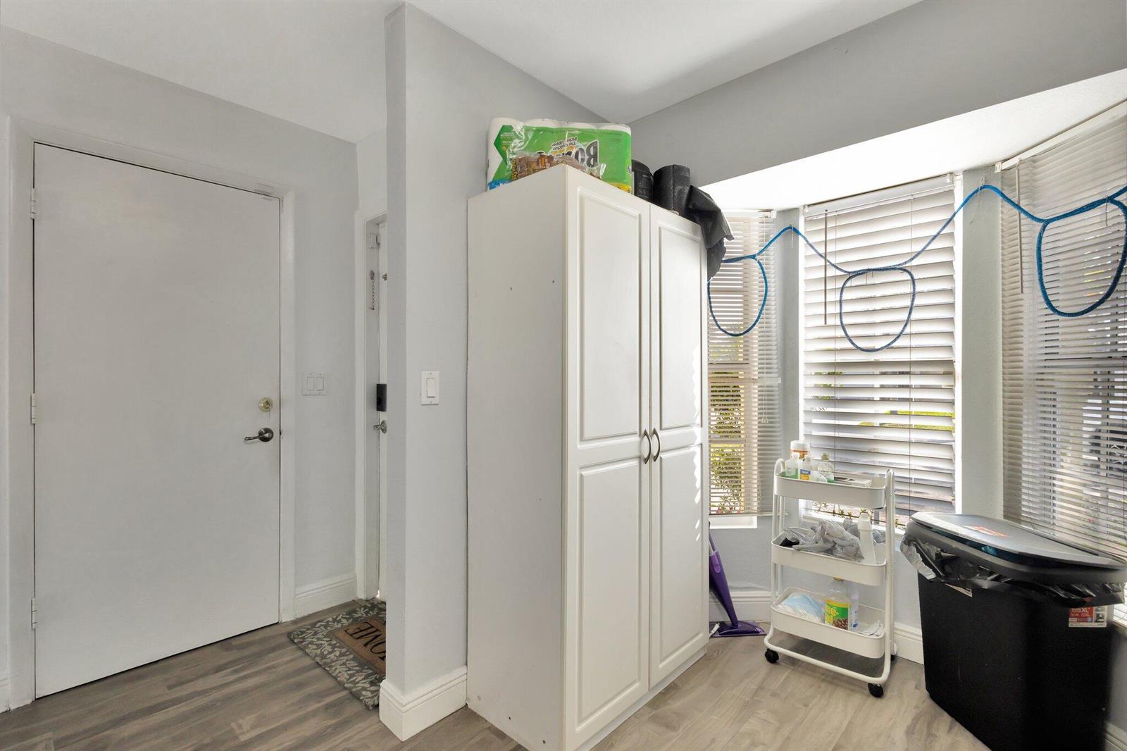 Ver detalles 87 3 / 1367 sq. ft. $ 2026-01-23 0 foto