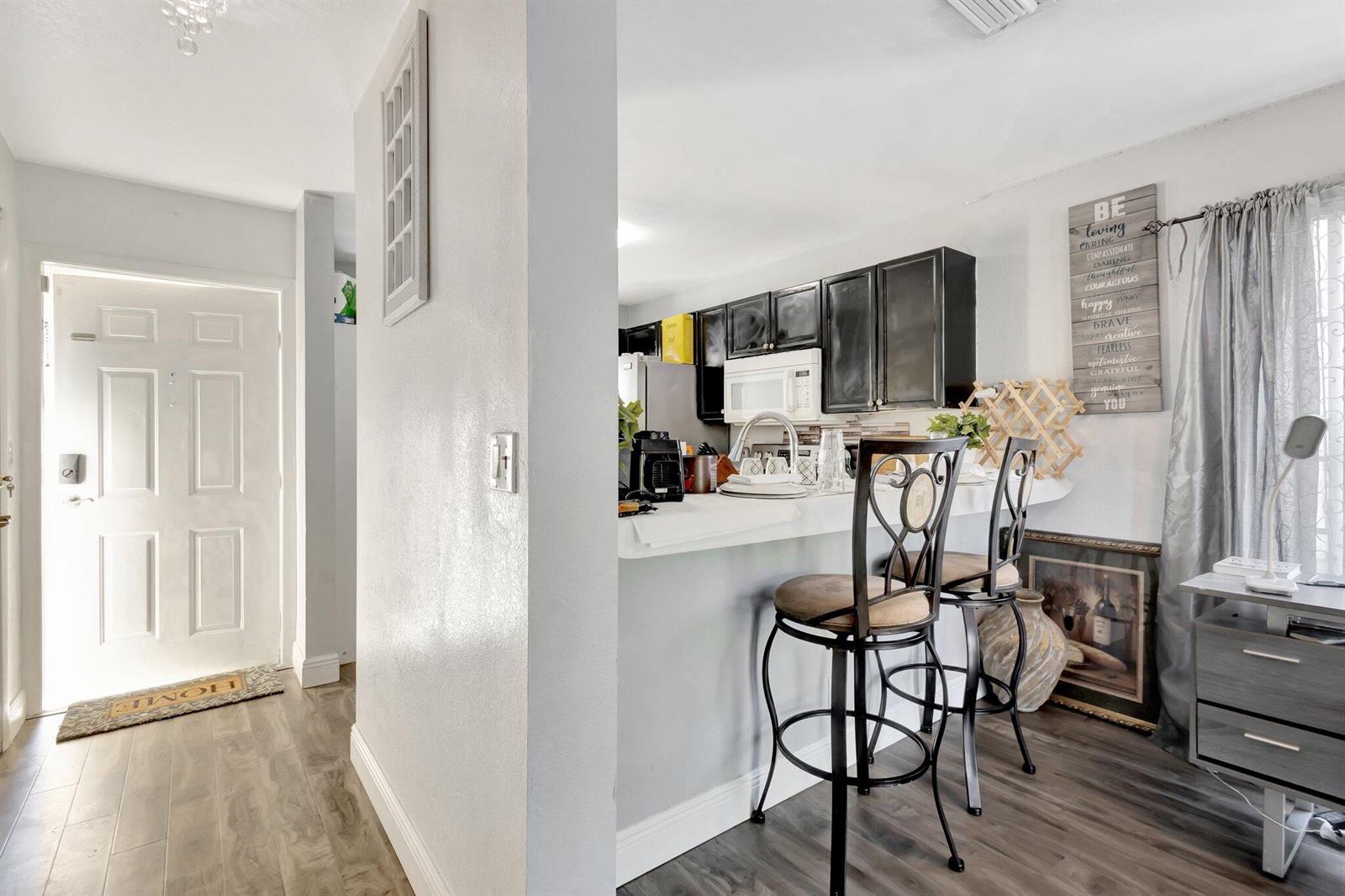 Ver detalles 87 3 / 1367 sq. ft. $ 2026-01-23 0 foto