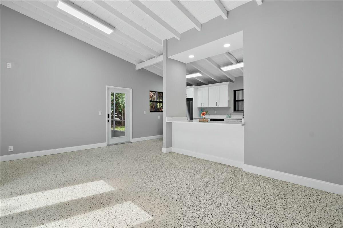   / 4 2208 sq. ft. $ 2026-02-05 0 foto