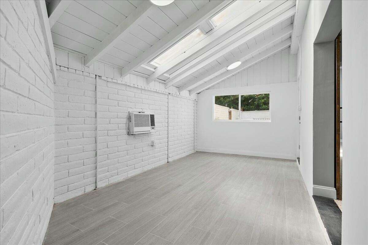   / 4 2208 sq. ft. $ 2026-02-05 0 foto