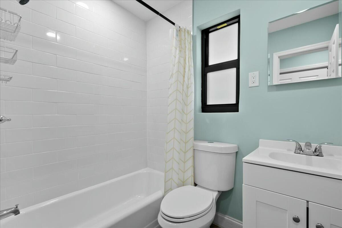   / 4 2208 sq. ft. $ 2026-02-05 0 foto