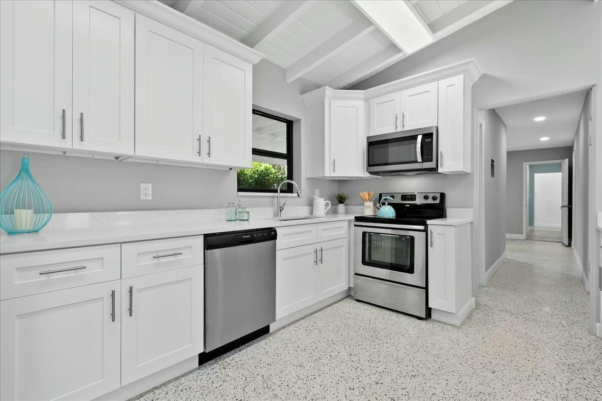   / 4 2208 sq. ft. $ 2026-02-05 0 foto