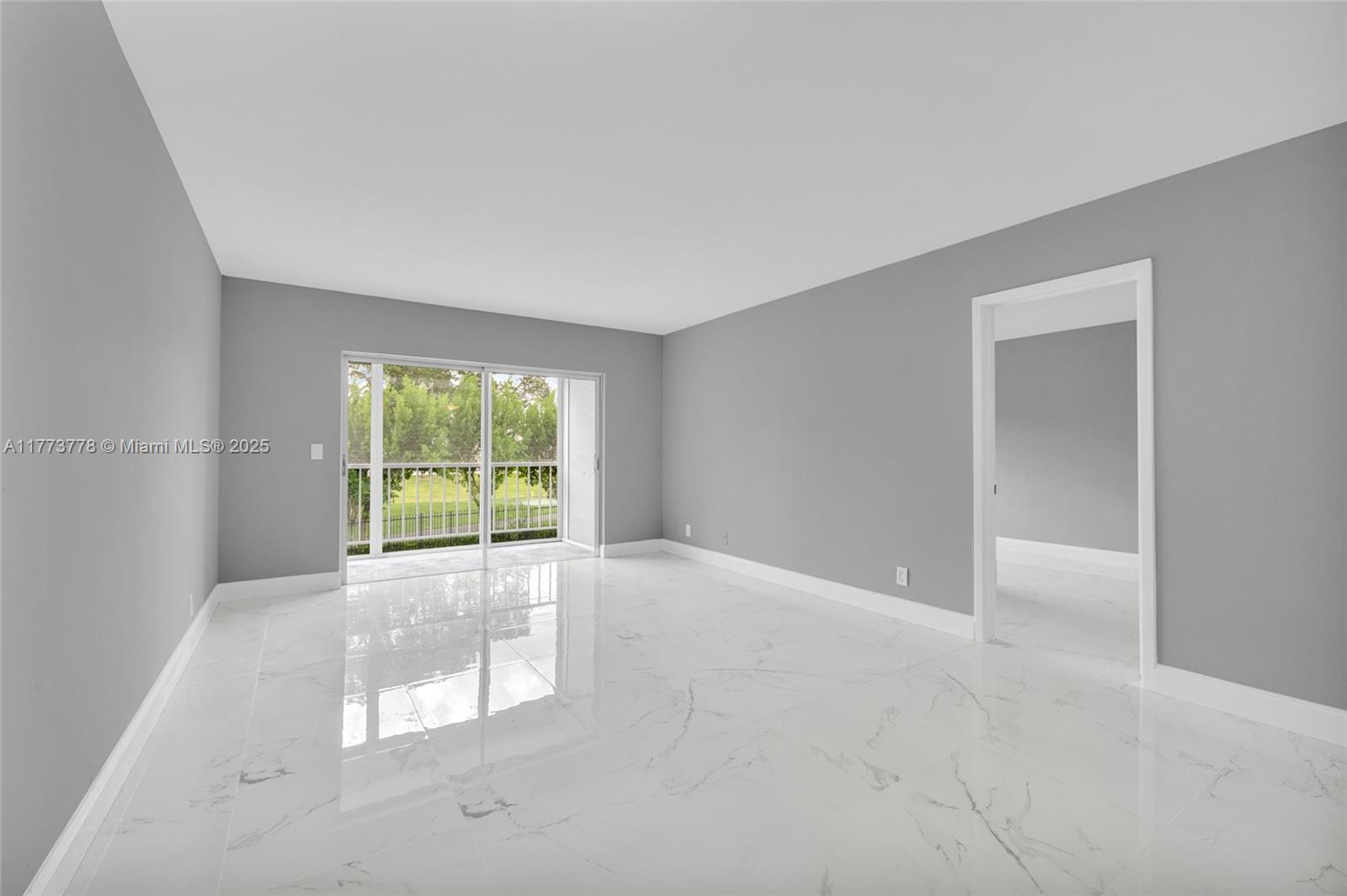 See details 204 1 / 2 672 sq. ft. $ 2025-07-30 0 Photo