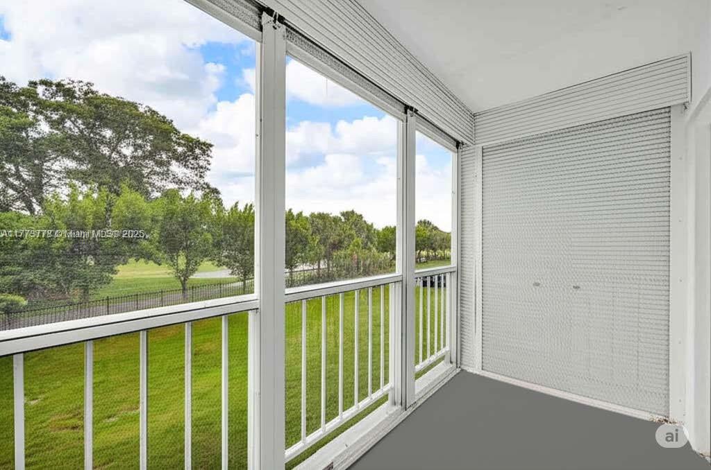 See details 204 1 / 2 672 sq. ft. $ 2025-07-30 0 Photo