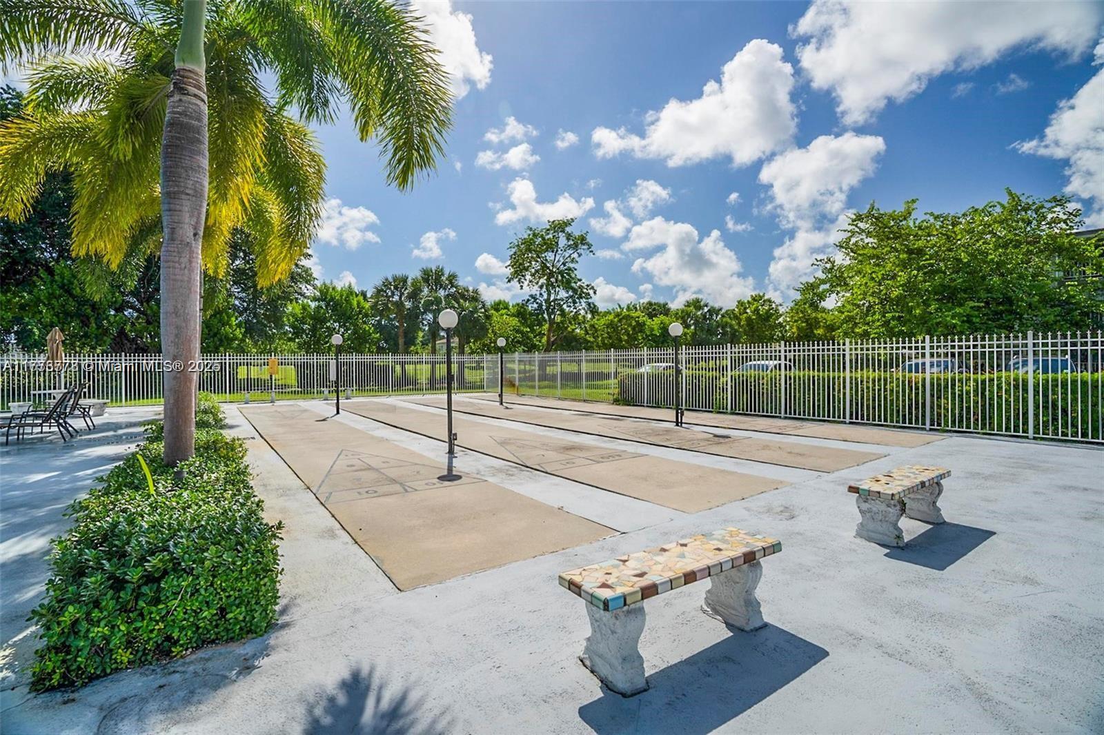 See details 204 1 / 2 672 sq. ft. $ 2025-07-30 0 Photo