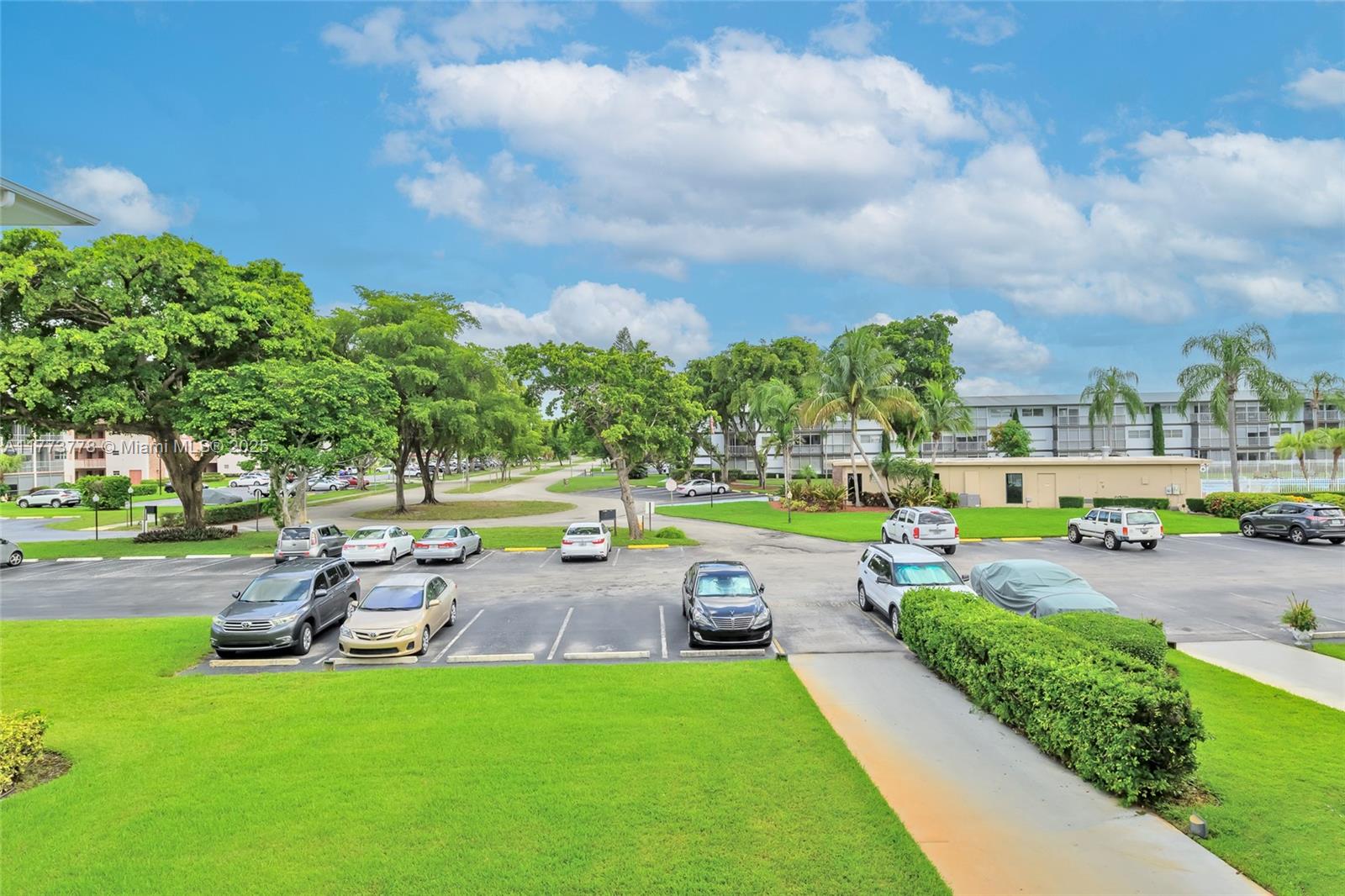 See details 204 1 / 2 672 sq. ft. $ 2025-07-30 0 Photo
