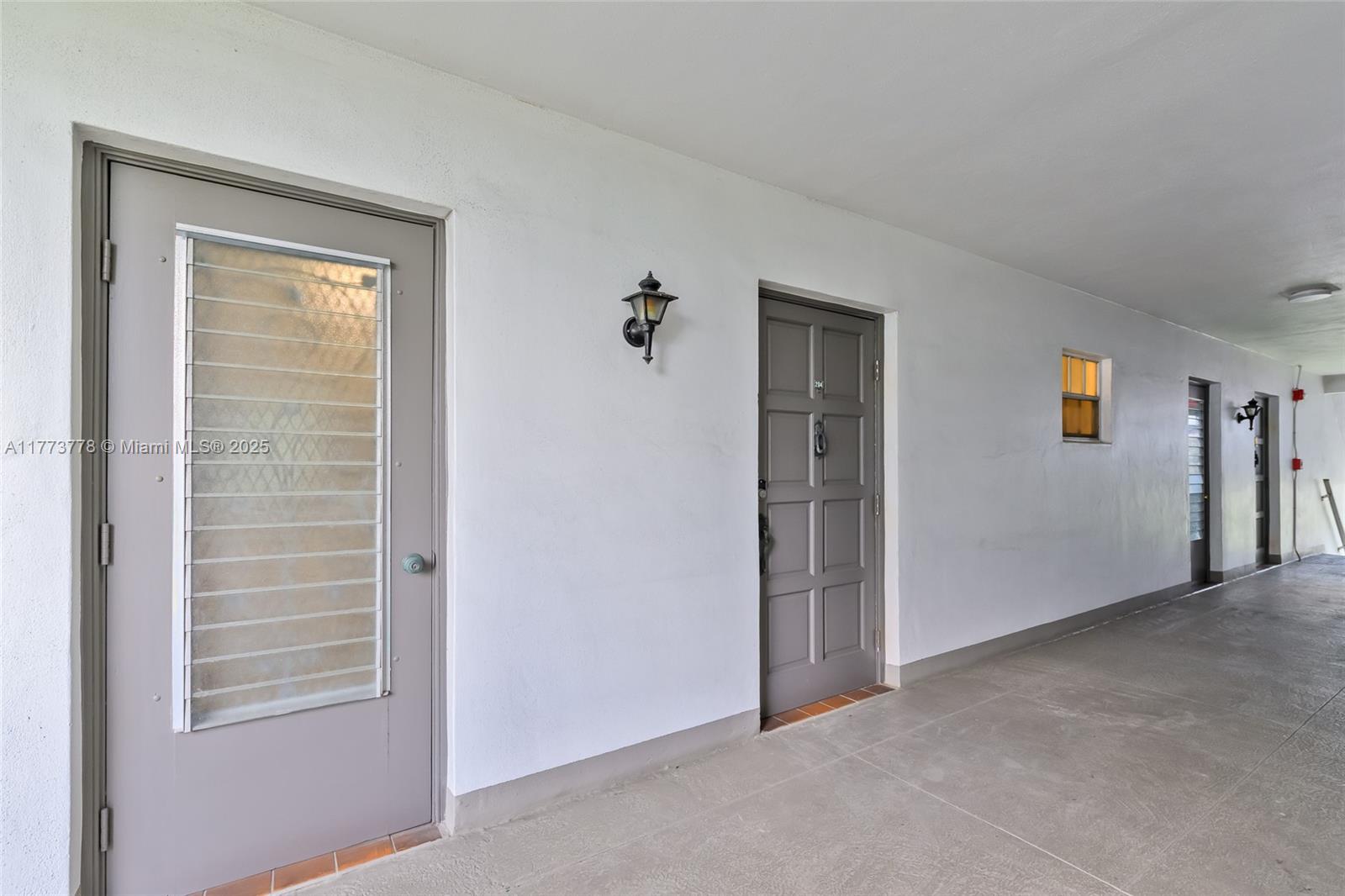 See details 204 1 / 2 672 sq. ft. $ 2025-07-30 0 Photo