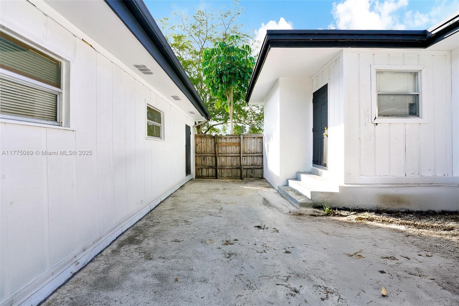   /  2063 sq. ft. $ 2025-04-01 0 Photo
