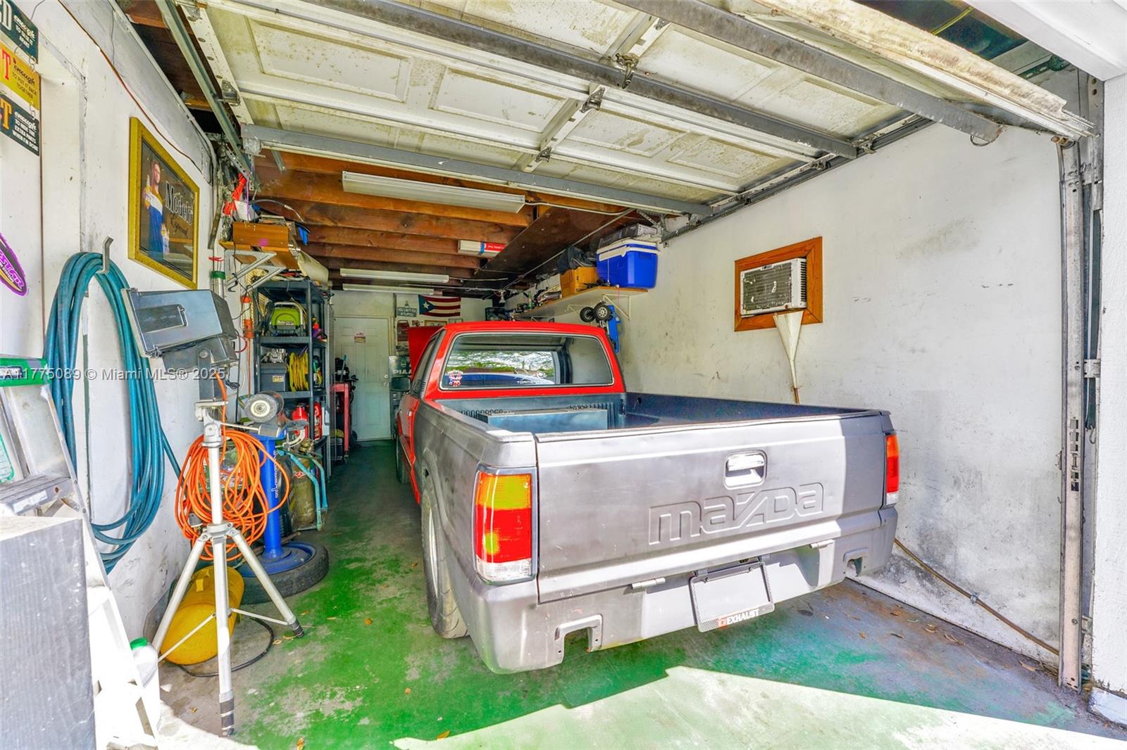   /  2063 sq. ft. $ 2025-04-01 0 Photo
