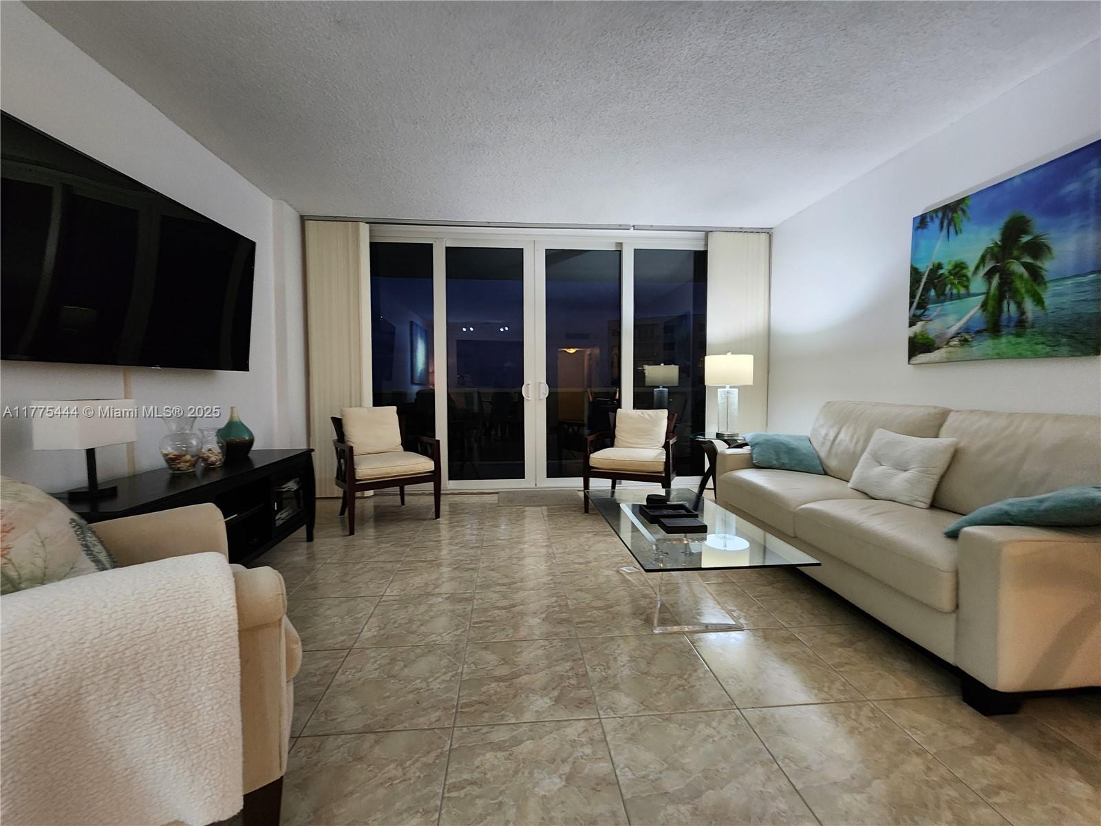 Photo of 3725 Ocean Dr  #1212, Hollywood, Florida, 33019 - 