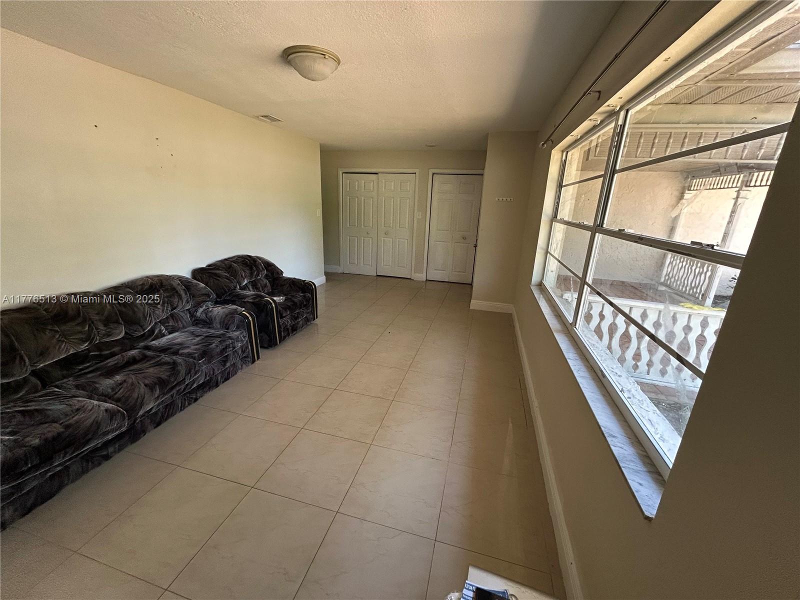 Ver detalles 1912 3 / 2 1562 sq. ft. $ 2025-09-25 0 foto