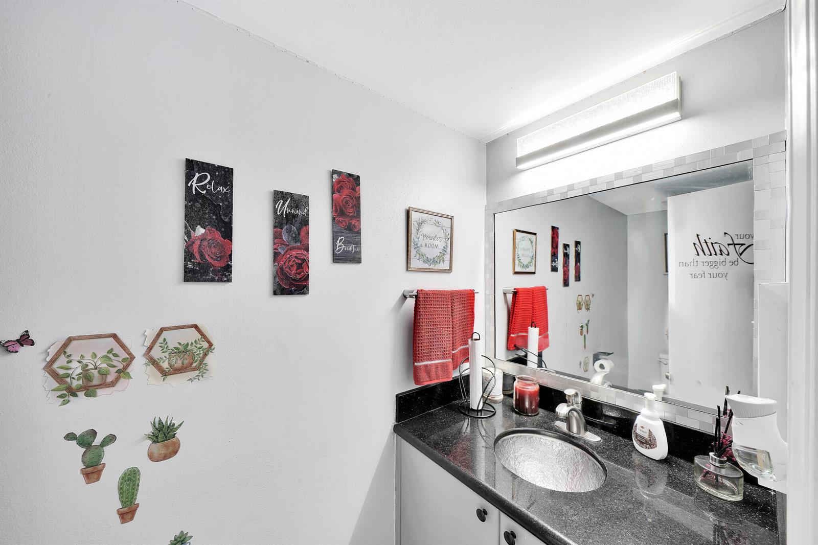 See details 3750 3 / 2006 sq. ft. $ 2026-04-09 0 Photo