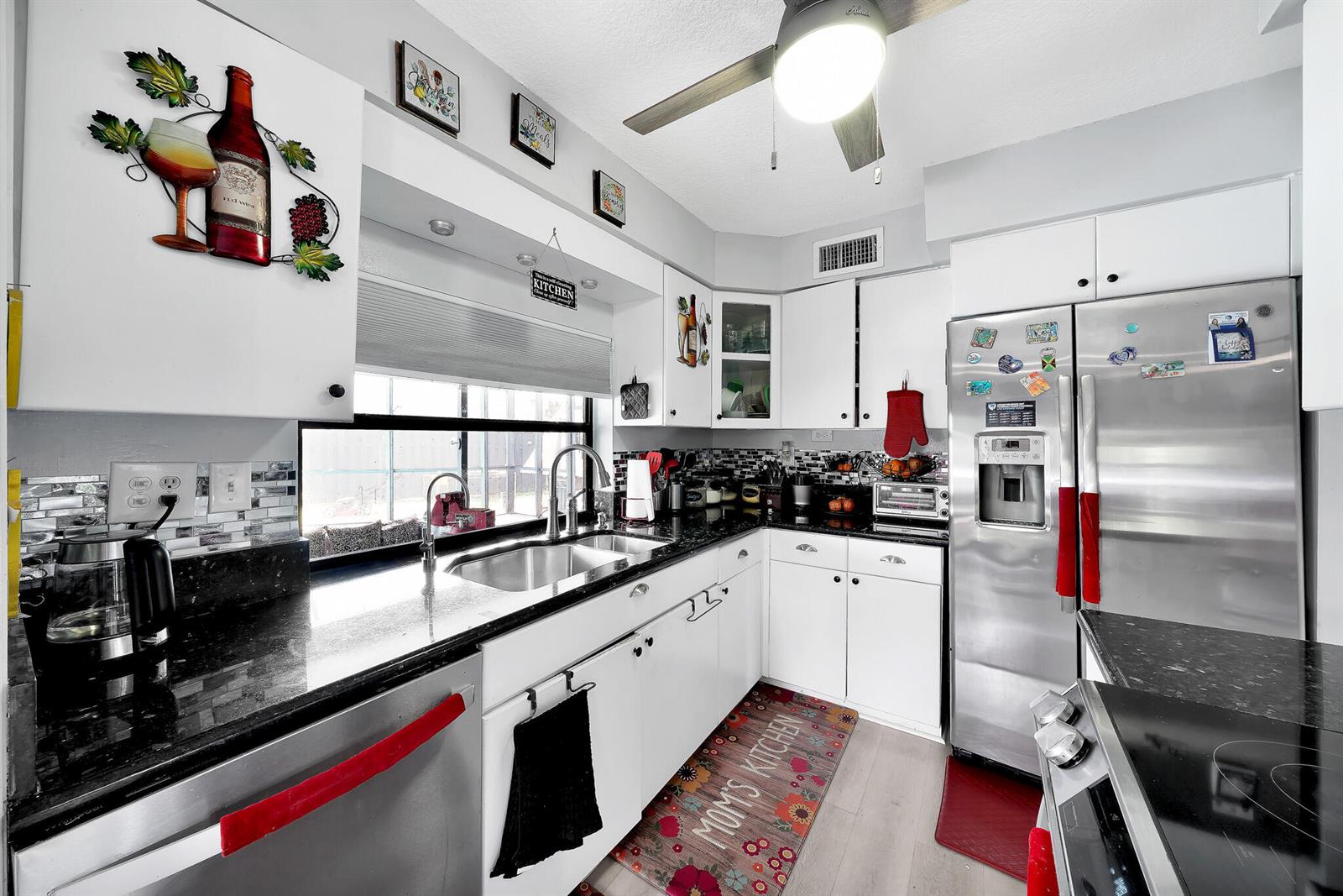 See details 3750 3 / 2006 sq. ft. $ 2026-04-09 0 Photo