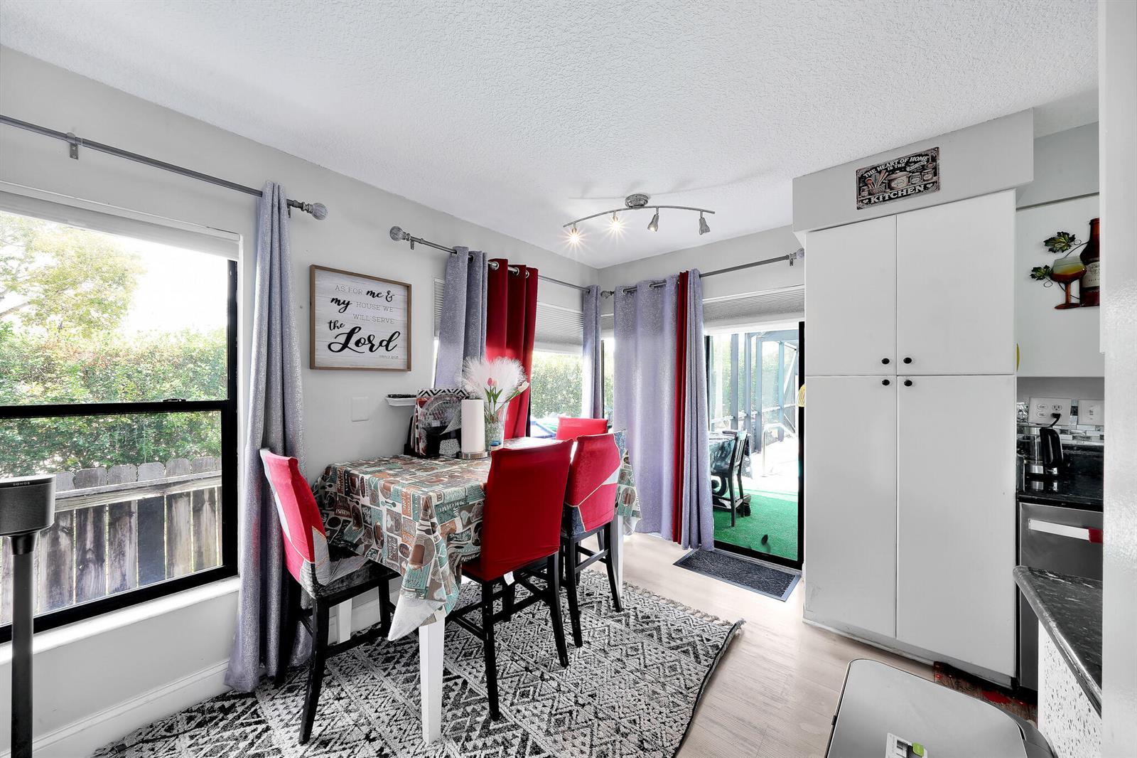 See details 3750 3 / 2006 sq. ft. $ 2026-04-09 0 Photo
