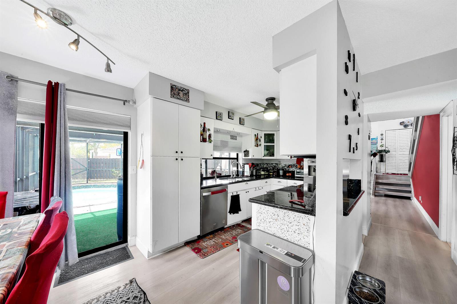 See details 3750 3 / 2006 sq. ft. $ 2026-04-09 0 Photo
