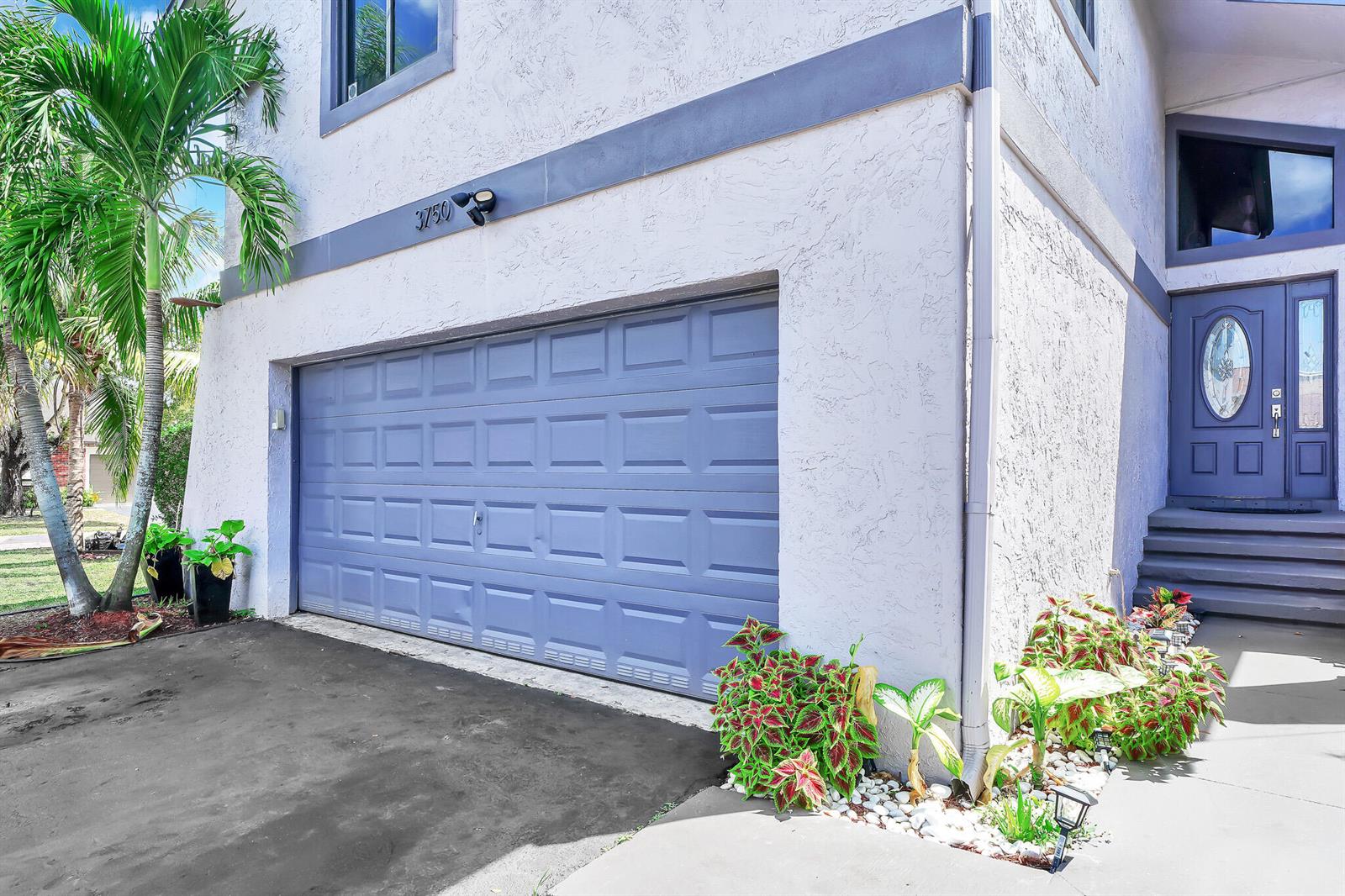 See details 3750 3 / 2006 sq. ft. $ 2026-04-09 0 Photo