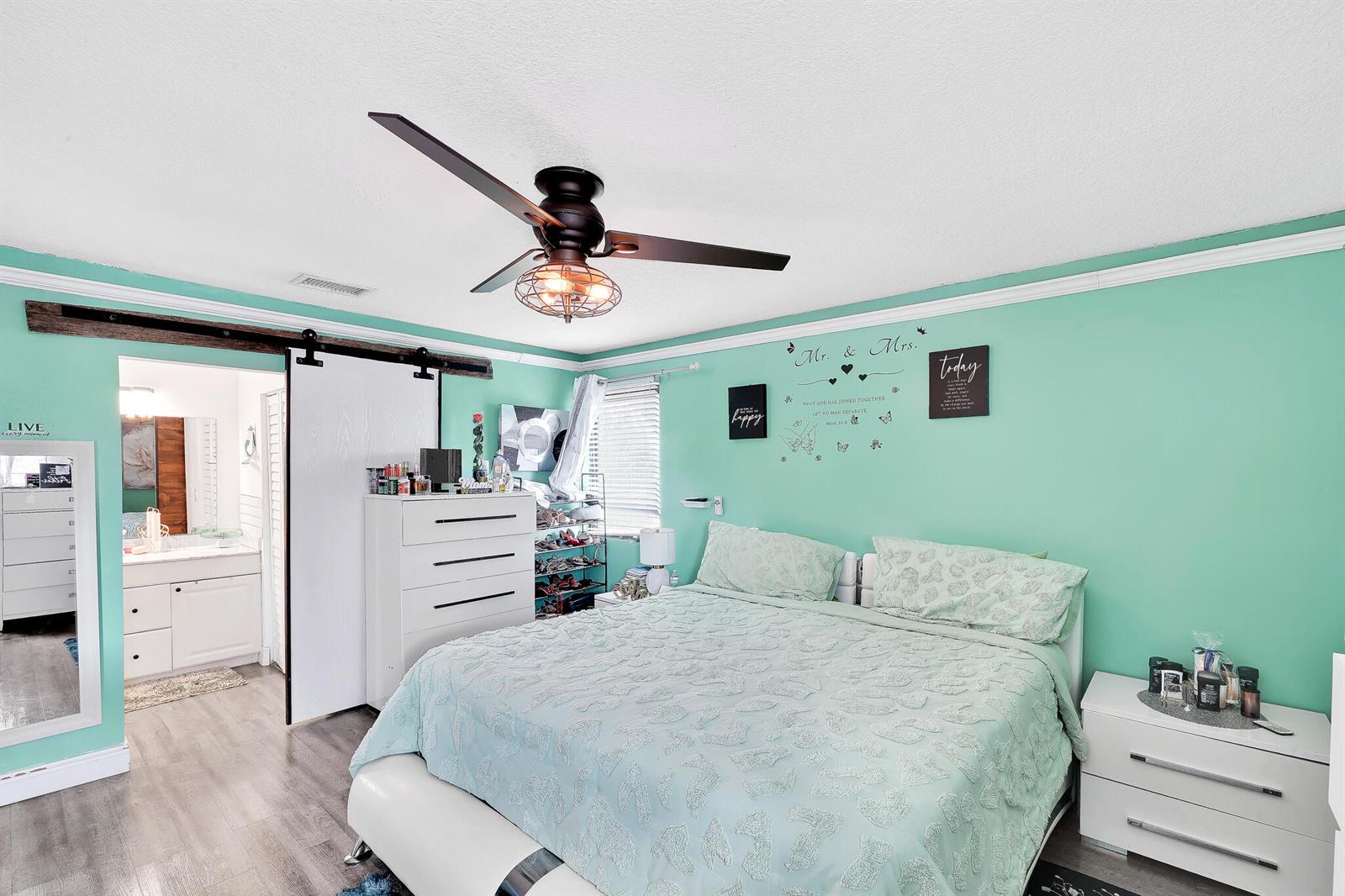 See details 3750 3 / 2006 sq. ft. $ 2026-04-09 0 Photo