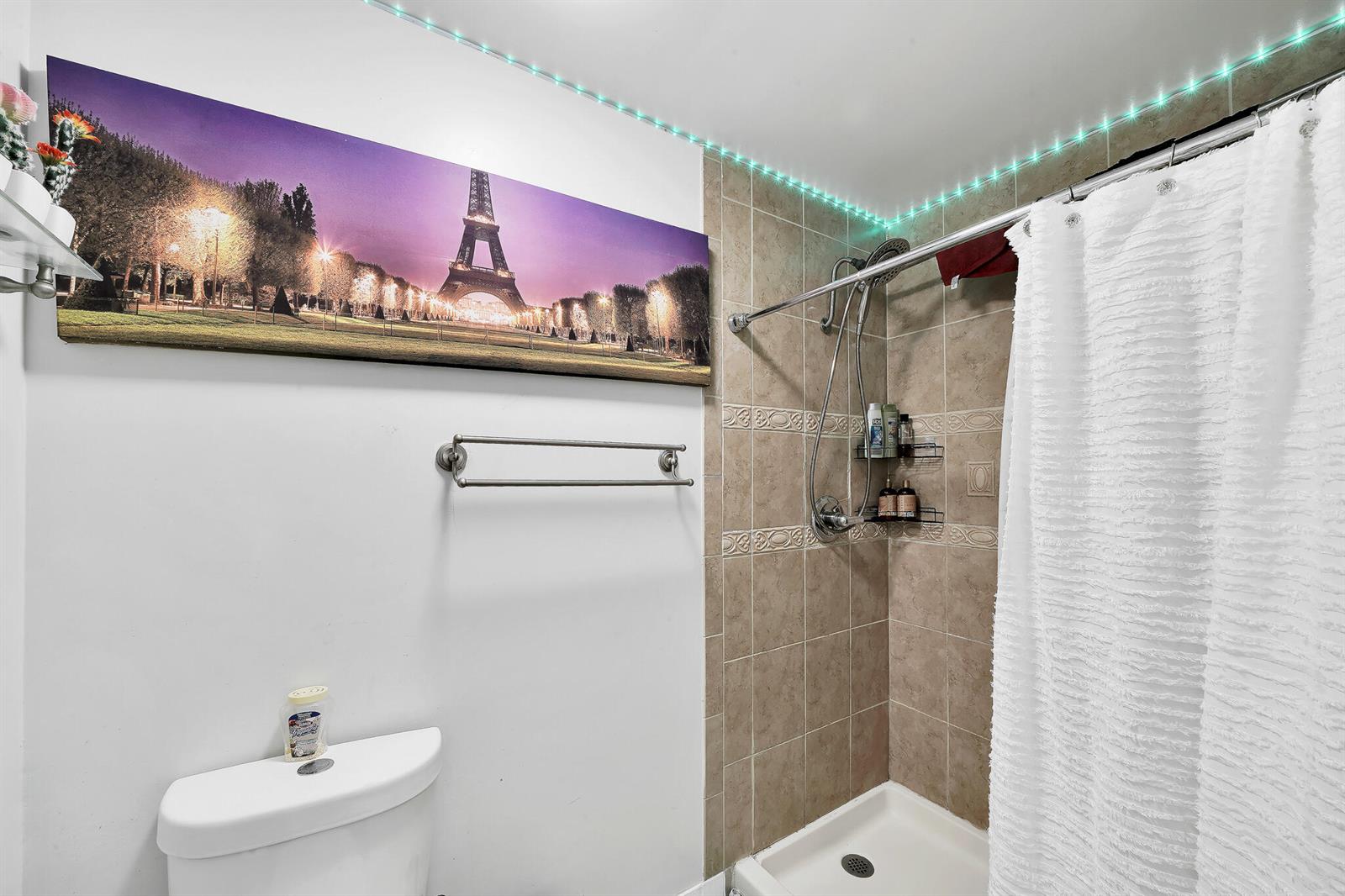 See details 3750 3 / 2006 sq. ft. $ 2026-04-09 0 Photo