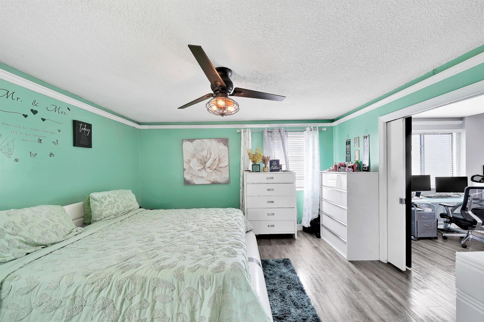 See details 3750 3 / 2006 sq. ft. $ 2026-04-09 0 Photo