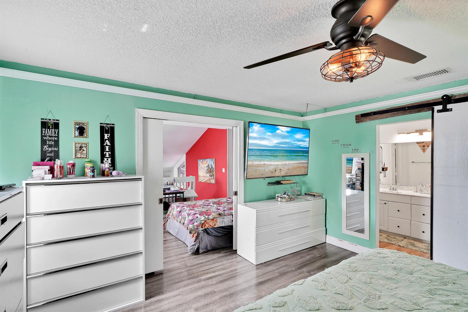 See details 3750 3 / 2006 sq. ft. $ 2026-04-09 0 Photo