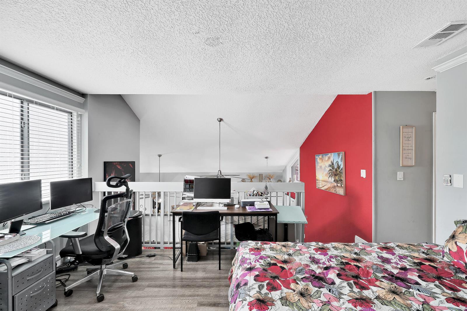 See details 3750 3 / 2006 sq. ft. $ 2026-04-09 0 Photo