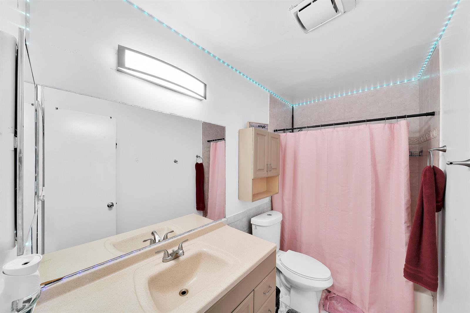 See details 3750 3 / 2006 sq. ft. $ 2026-04-09 0 Photo