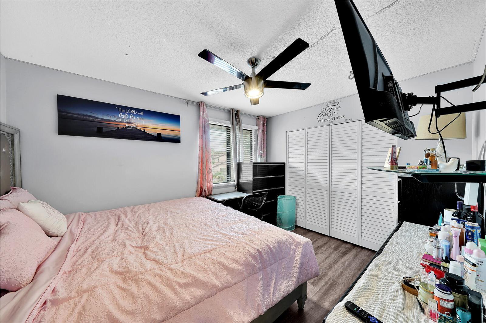 See details 3750 3 / 2006 sq. ft. $ 2026-04-09 0 Photo