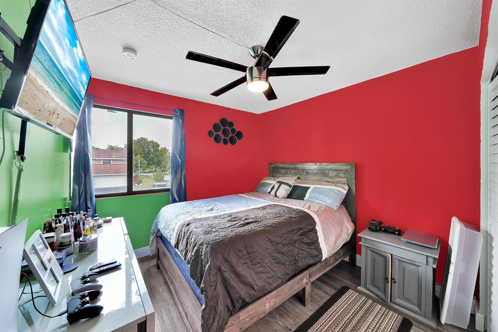 See details 3750 3 / 2006 sq. ft. $ 2026-04-09 0 Photo