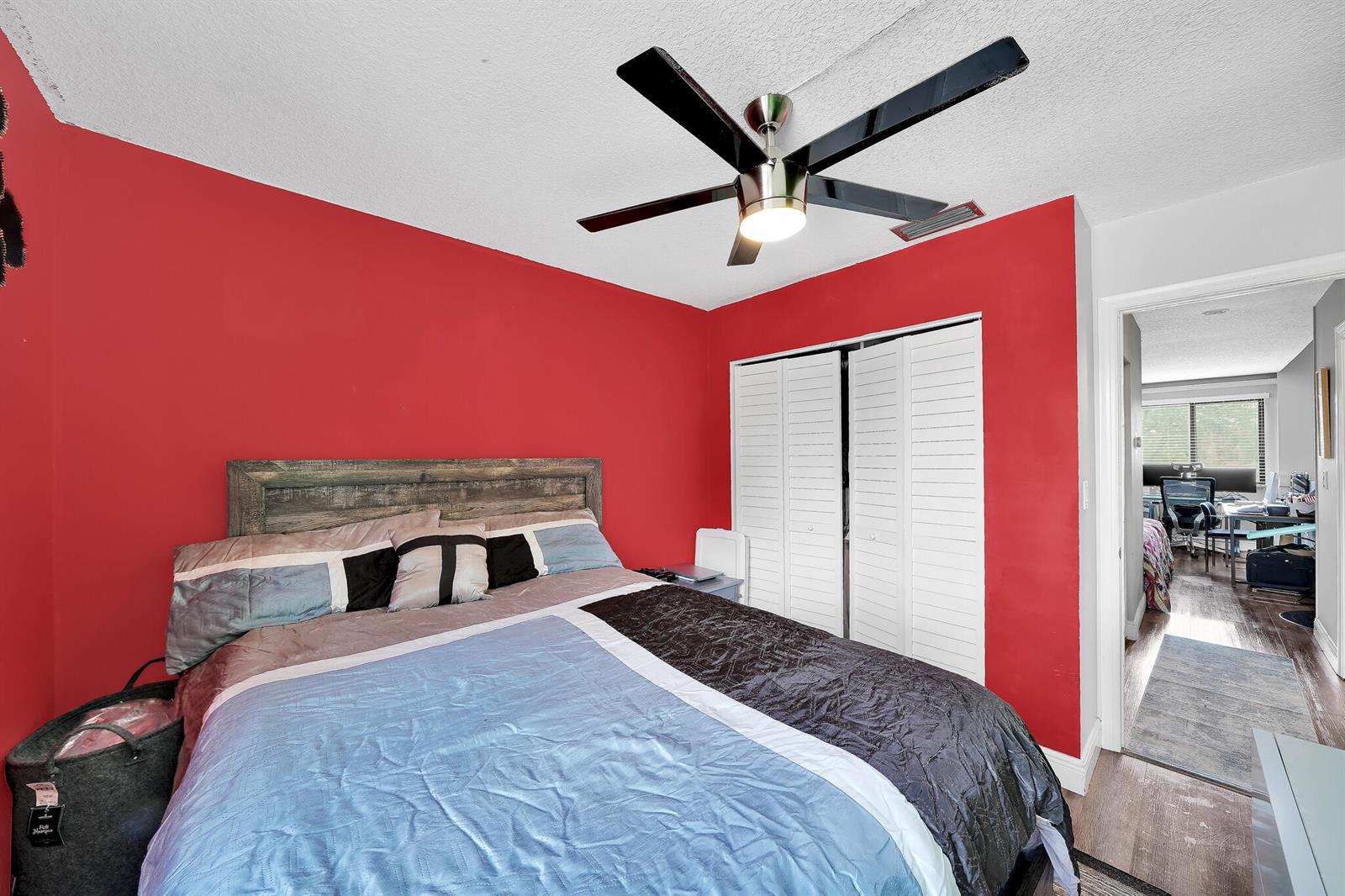 See details 3750 3 / 2006 sq. ft. $ 2026-04-09 0 Photo