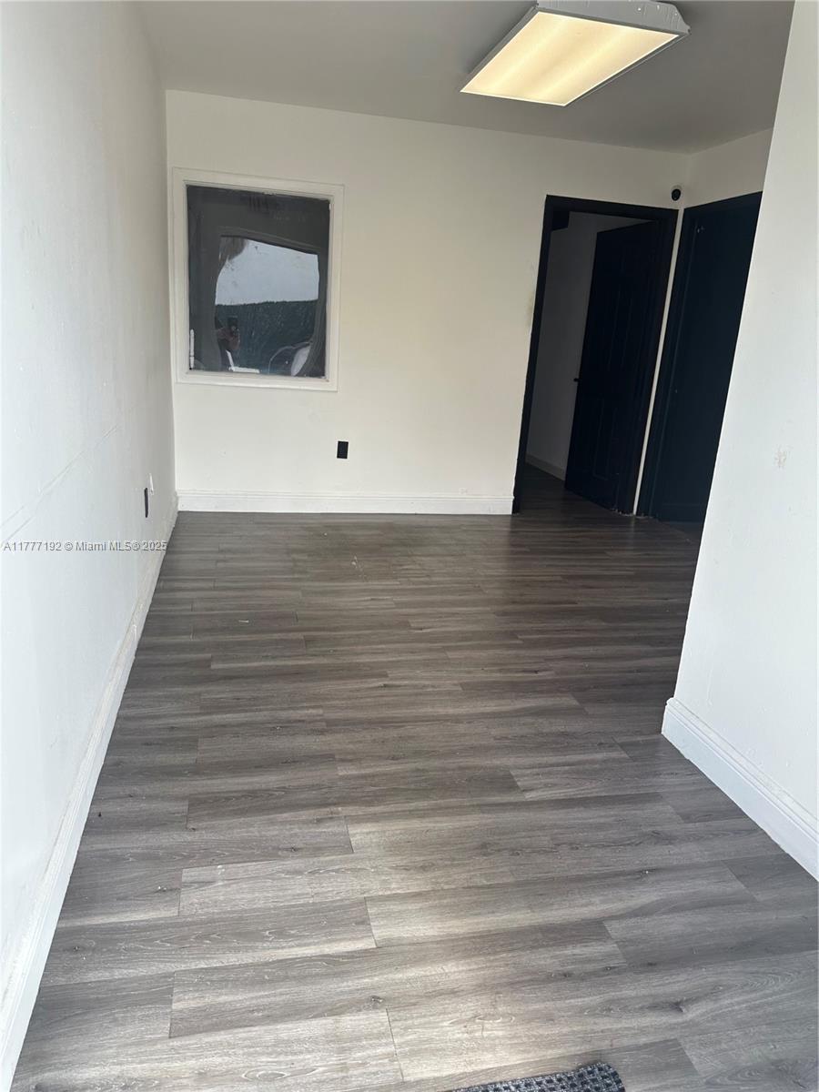 See details B / sq. ft. $ 2025-04-04 0 Photo