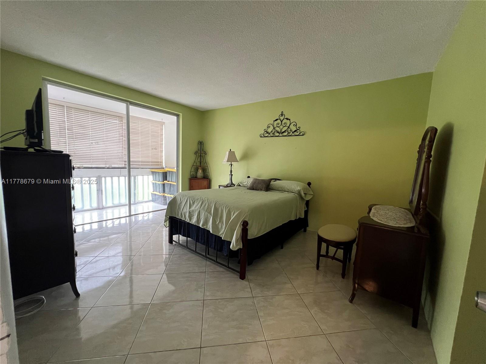 516 1 / 2 793 sq. ft. $ 2026-05-18 0 Photo
