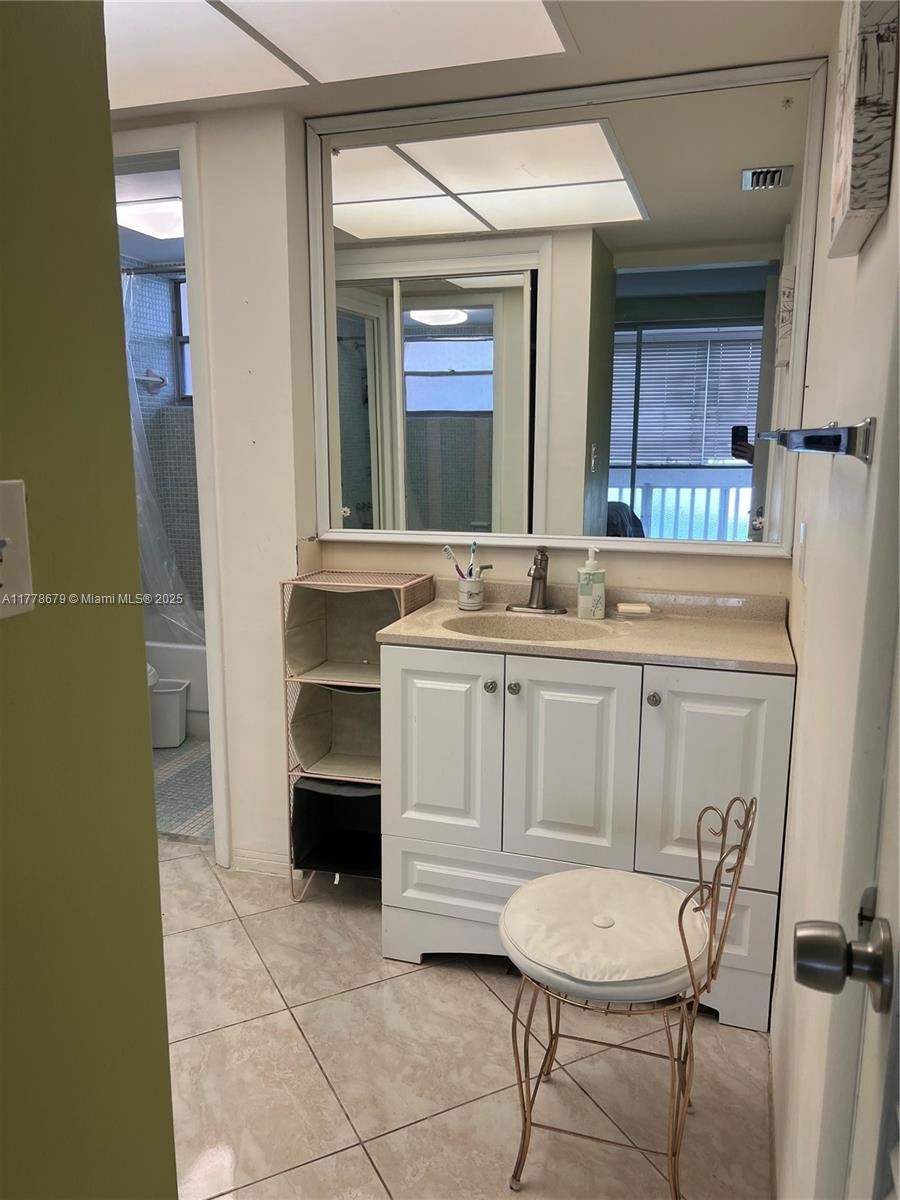 516 1 / 2 793 sq. ft. $ 2026-05-18 0 Photo