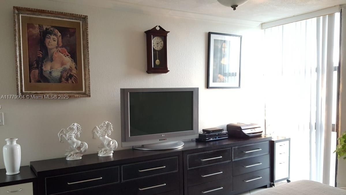 Photo of 3675 Country Club Dr  #2107, Aventura, Florida, 33180 - 