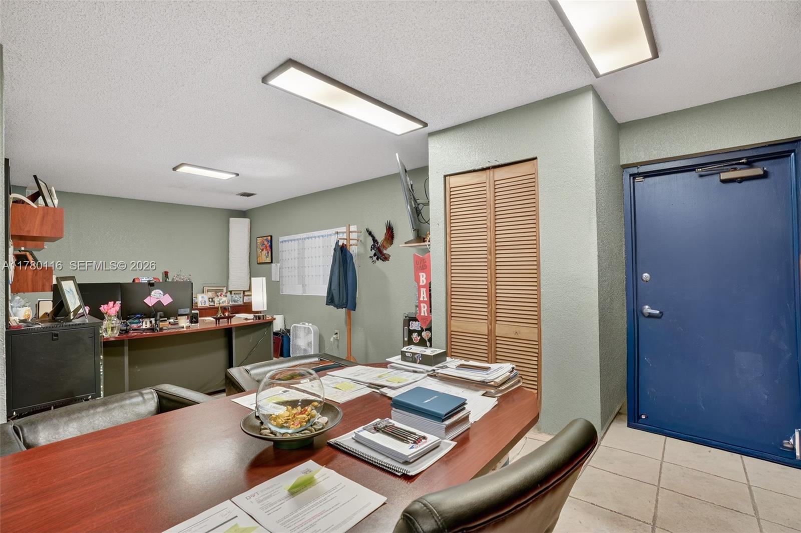 10  /   sq. ft. $ 2026-04-10 0 foto