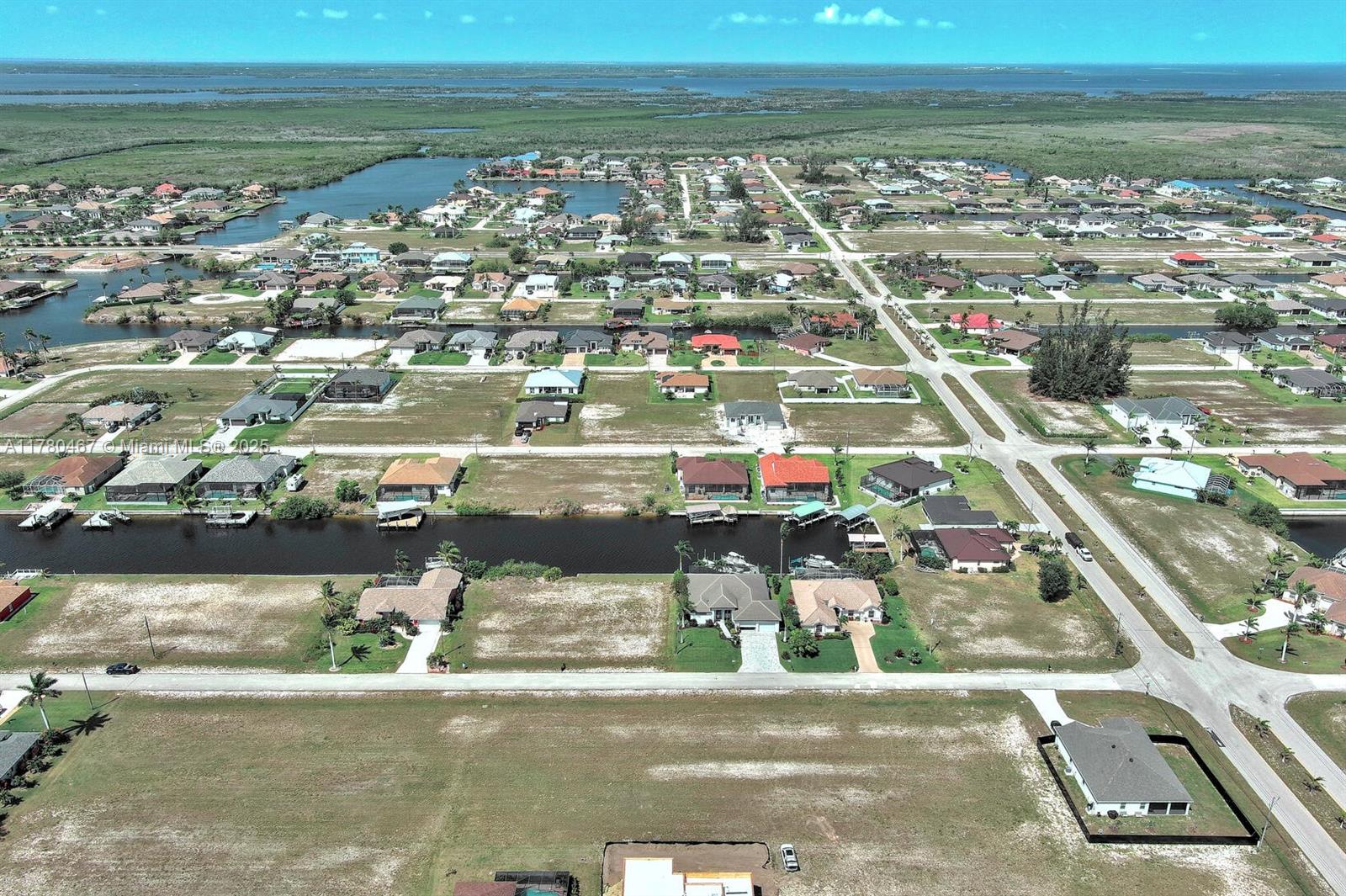   /   sq. ft. $ 2025-04-09 0 foto