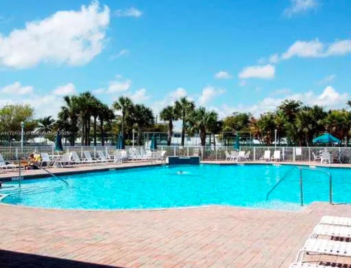 Photo of 1410 Sweetbay Way  (1410), Hollywood, Florida, 33019 - 