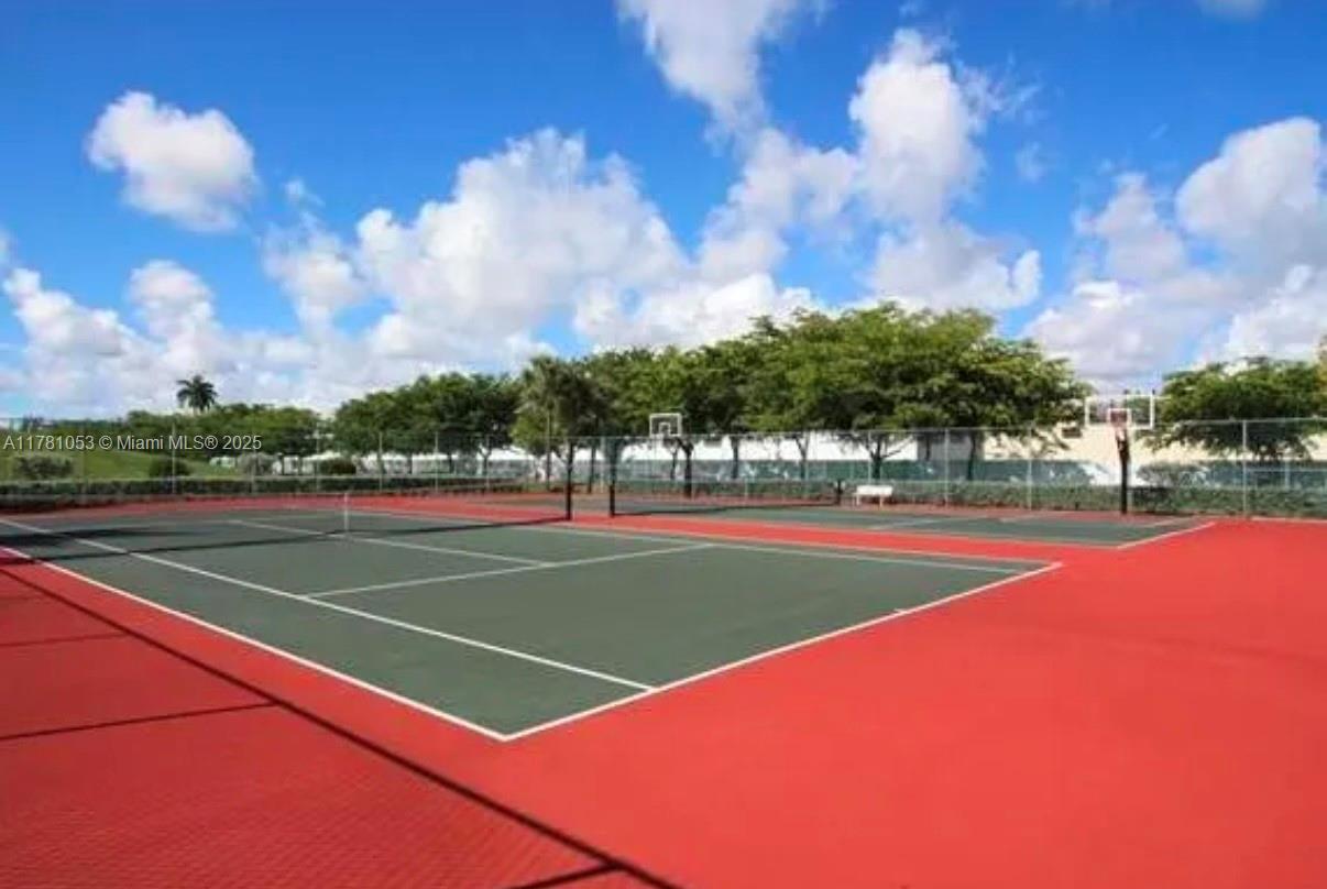 Photo of 1410 Sweetbay Way  (1410), Hollywood, Florida, 33019 - 