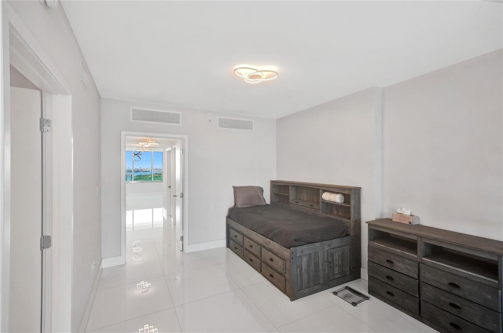 Photo of 400 Sunny Isles  #2005, Sunny Isles Beach, Florida, 33160 - Photo 40