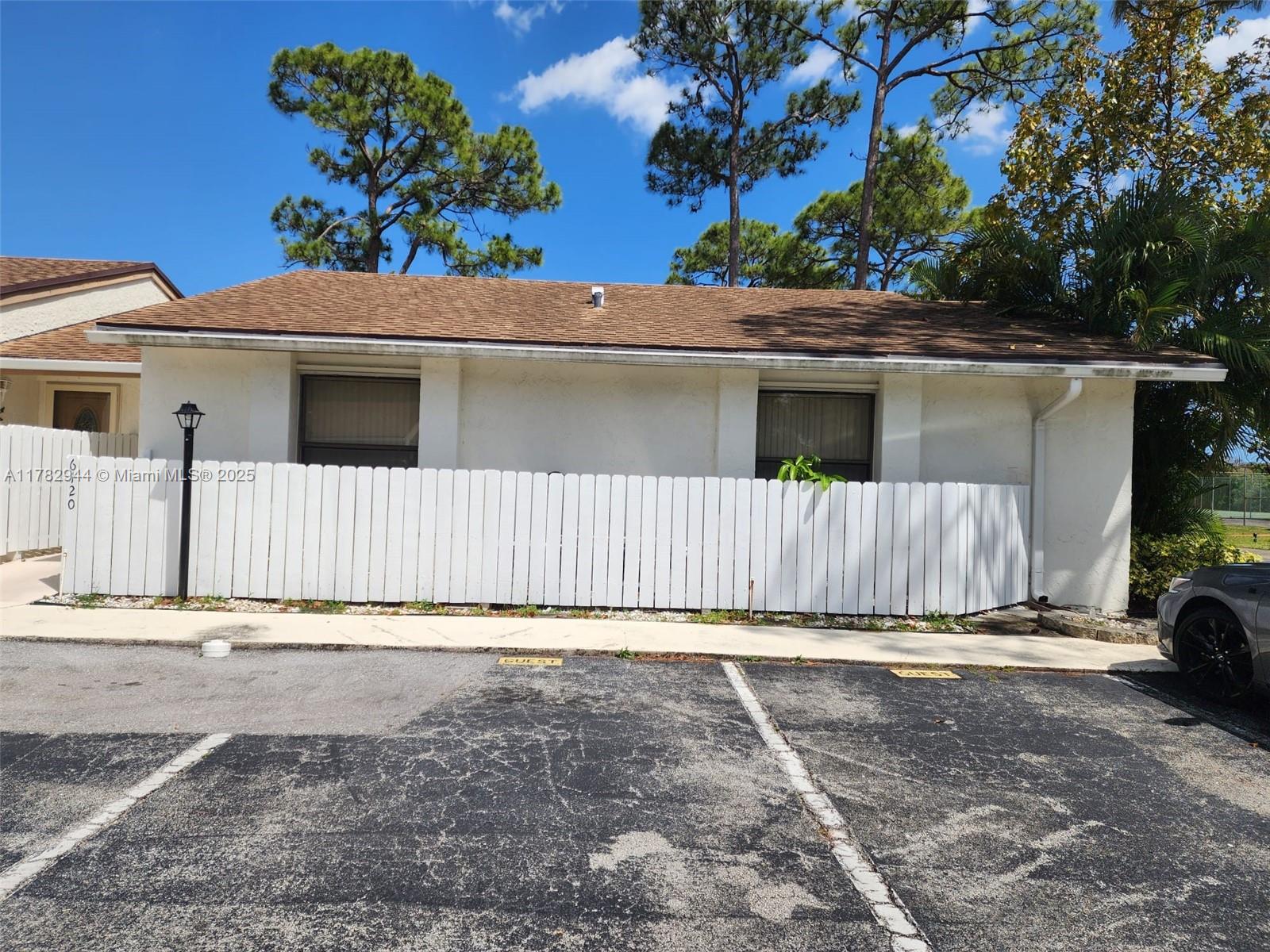 See details 6120 2 / 2 1047 sq. ft. $ 2025-10-14 0 Photo