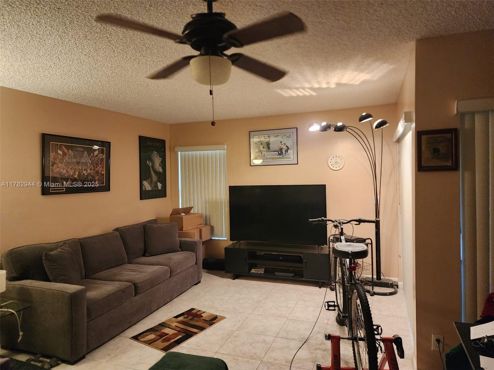 See details 6120 2 / 2 1047 sq. ft. $ 2025-10-14 0 Photo