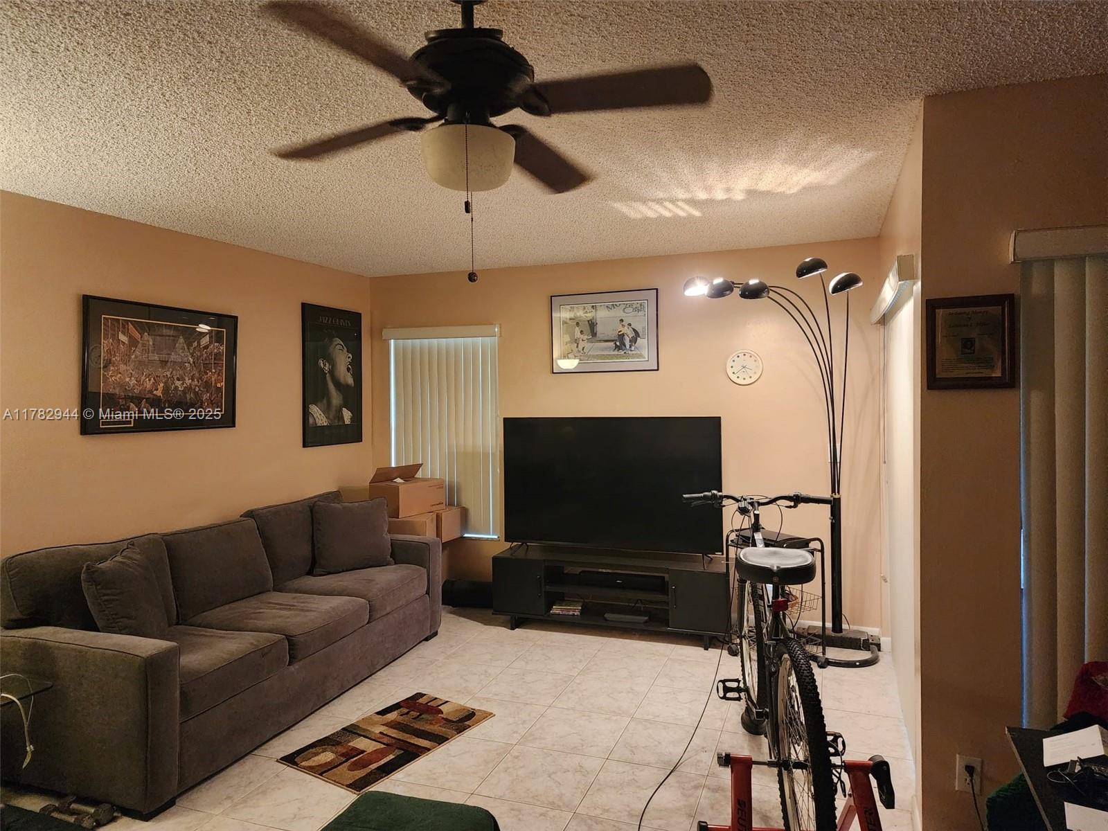 See details 6120 2 / 2 1047 sq. ft. $ 2025-10-14 0 Photo