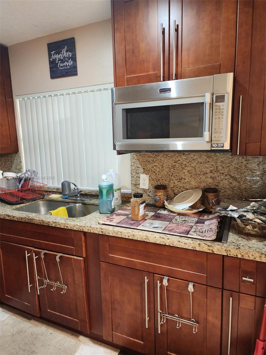 See details 6120 2 / 2 1047 sq. ft. $ 2025-10-14 0 Photo