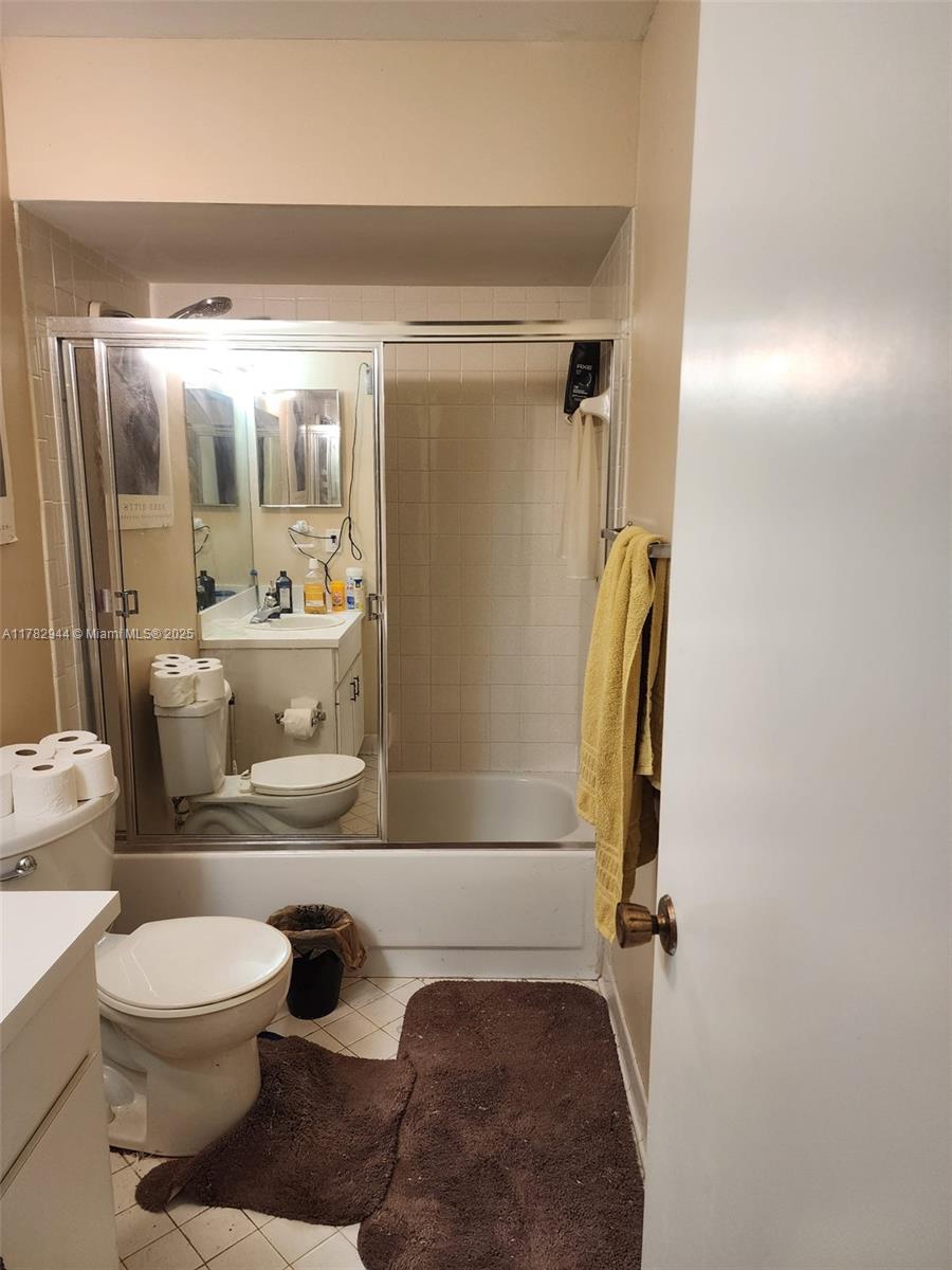 See details 6120 2 / 2 1047 sq. ft. $ 2025-10-14 0 Photo