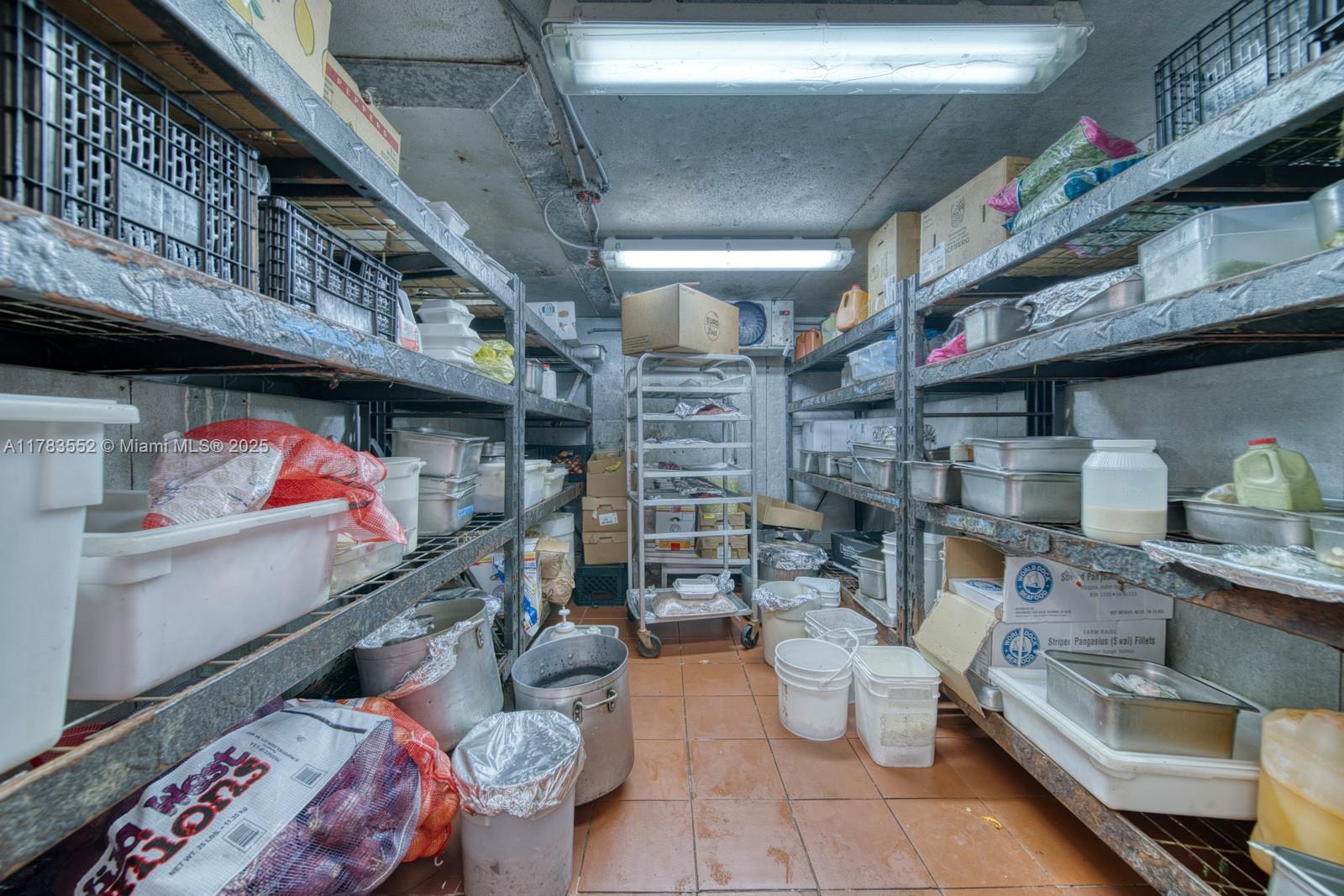   /   кв.футов $ 2026-02-02 0 Фото