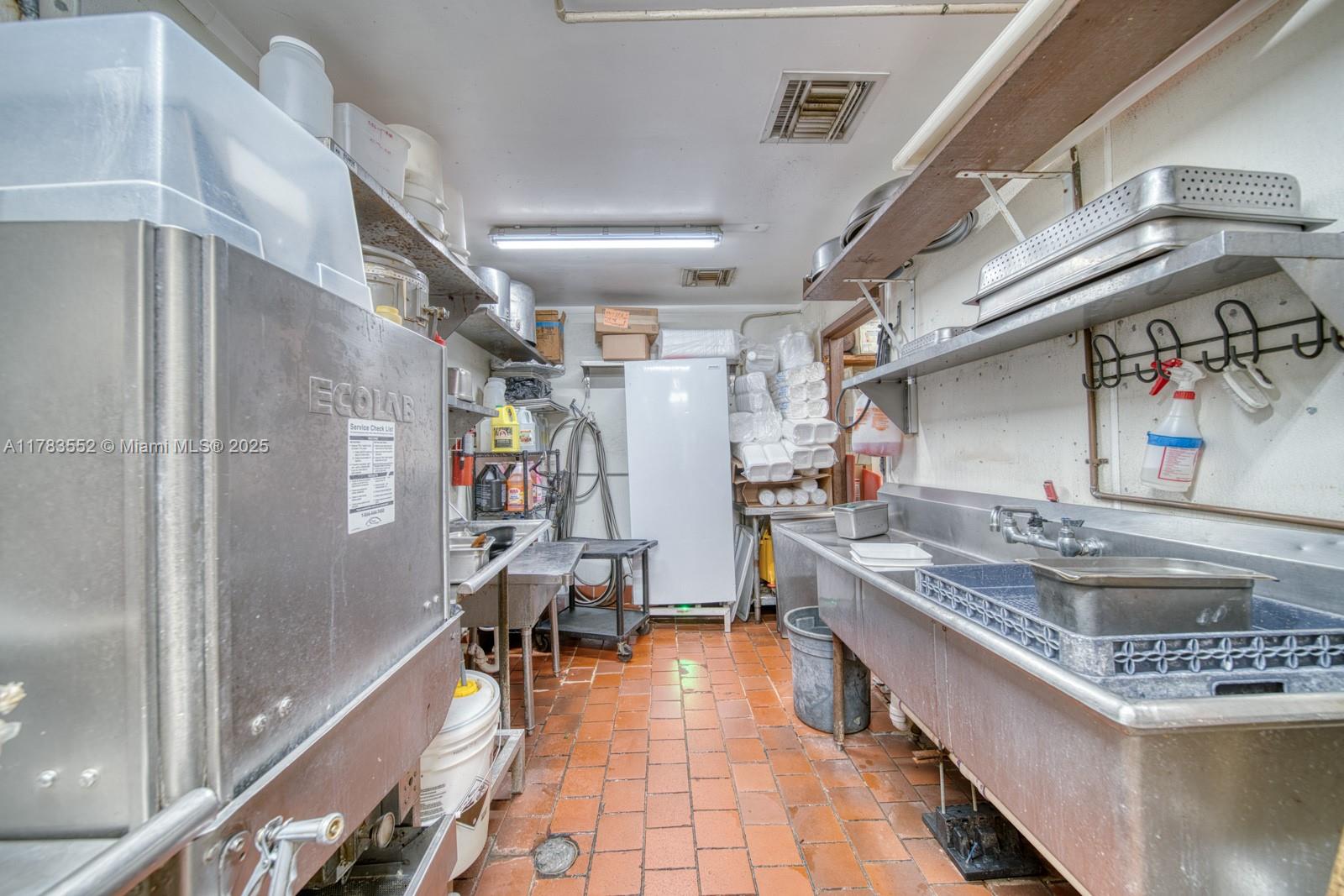   /   кв.футов $ 2026-02-02 0 Фото