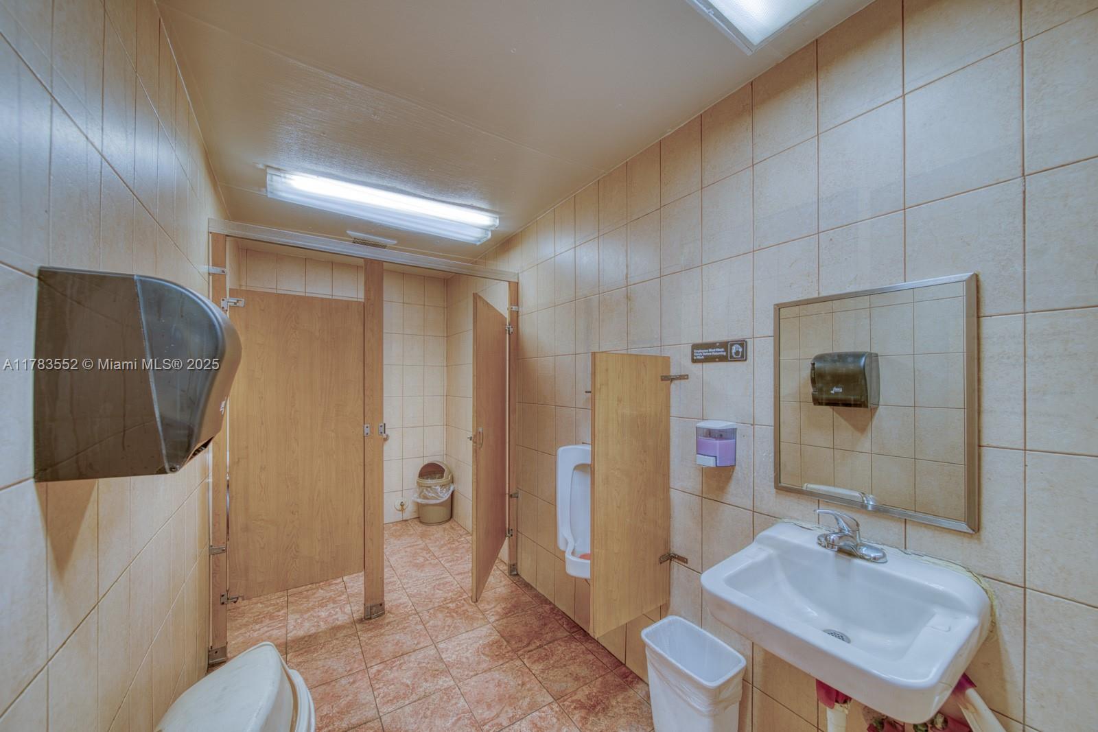   /   кв.футов $ 2026-02-02 0 Фото