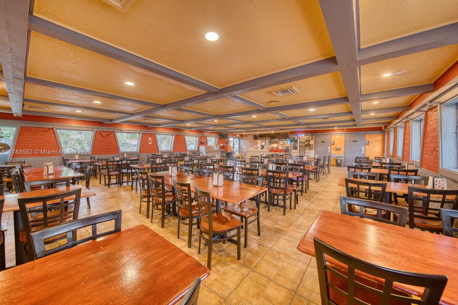   /   кв.футов $ 2026-02-02 0 Фото