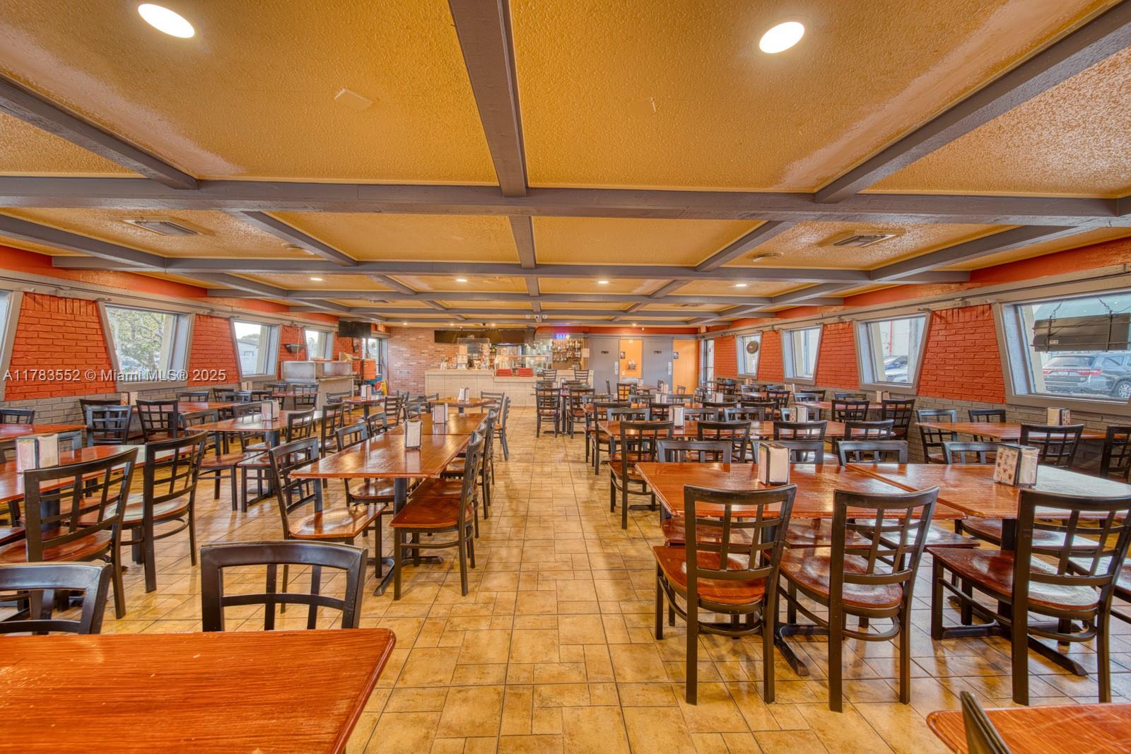   /   кв.футов $ 2026-02-02 0 Фото