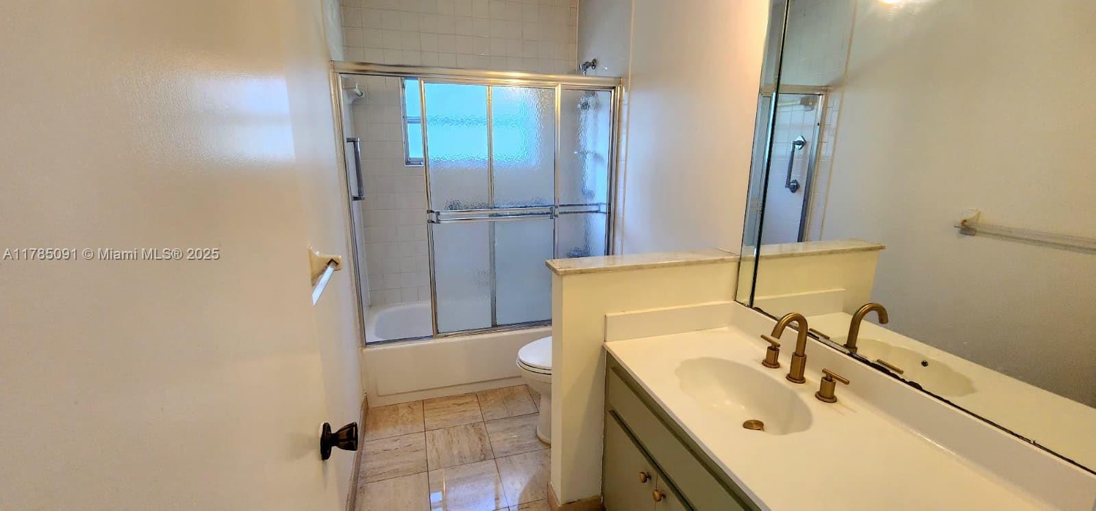 See details 22310 3 / 2 1658 sq. ft. $ 2025-10-11 0 Photo