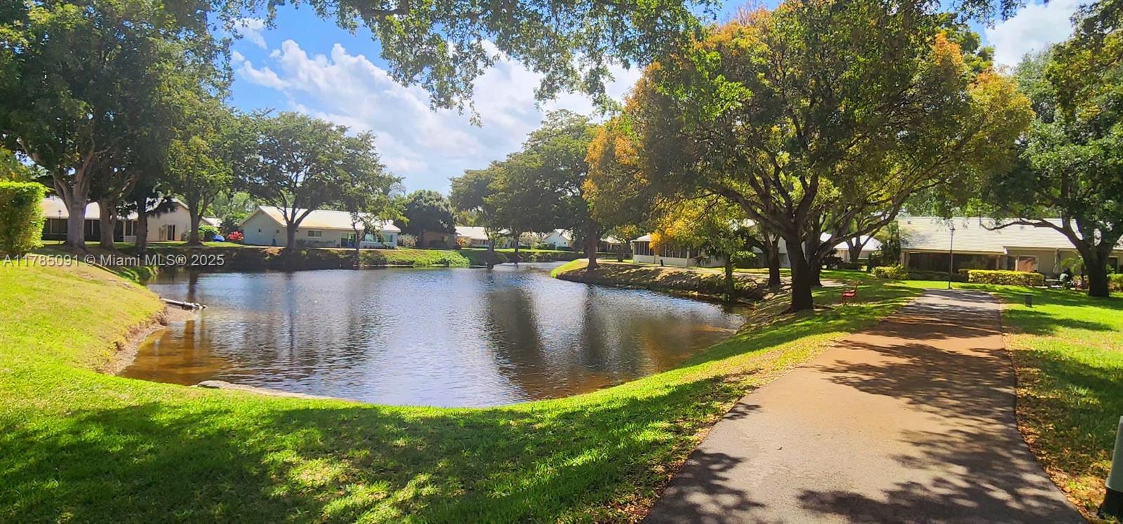 See details 22310 3 / 2 1658 sq. ft. $ 2025-10-11 0 Photo